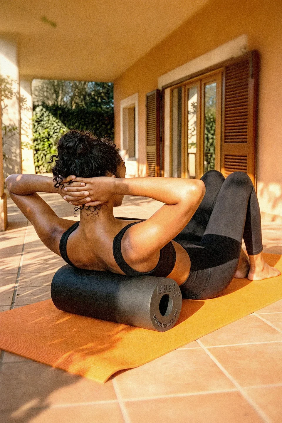 Entspannung mit RELEX FASC auf einer Yogamatte
